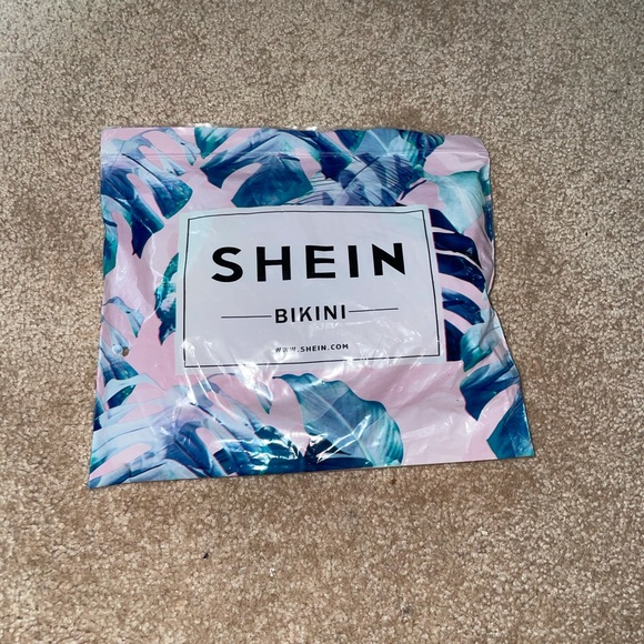 Red shein ribbed ring linked bikini top!! - Picture 5 of 5